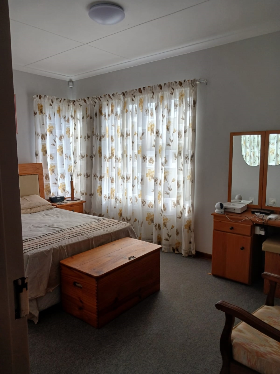 3 Bedroom Property for Sale in Wavecrest Eastern Cape